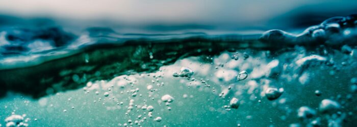 Bulles d'air sous la surface
